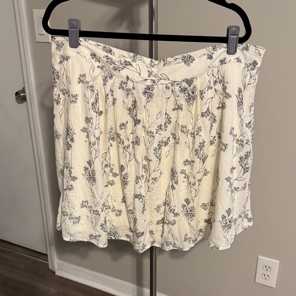 Old Navy Cream Skater Skirt with Black Floral Print